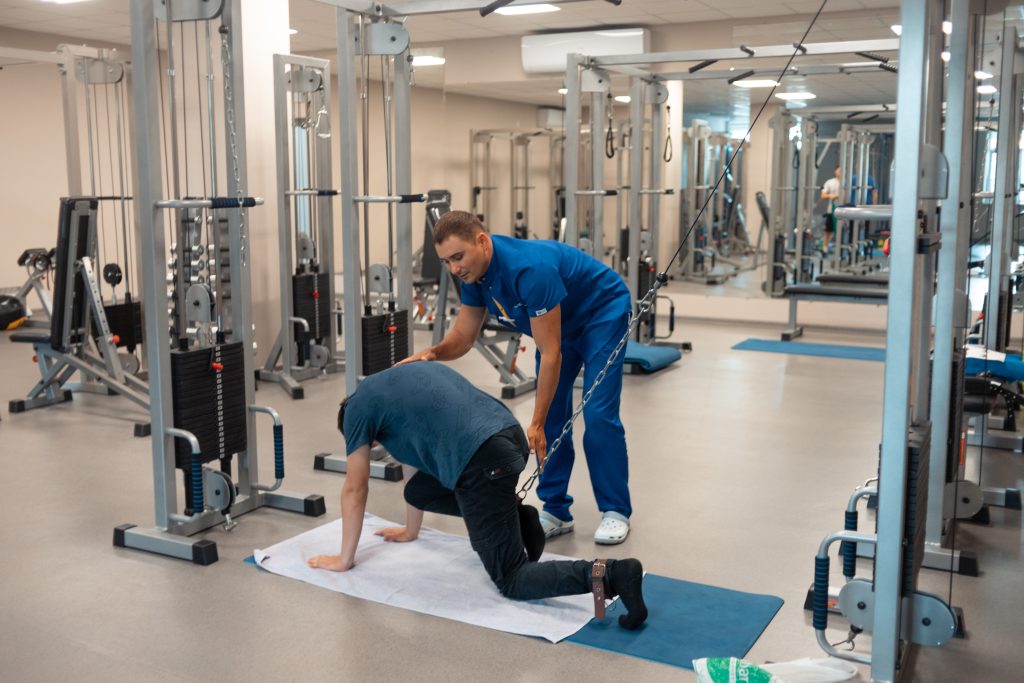 Яка роль реабілітолога у відновленні після переломів і розривів зв’язок?