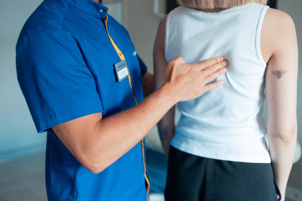 Реабілітація після сидячого способу життя: з чого почати без ризику?